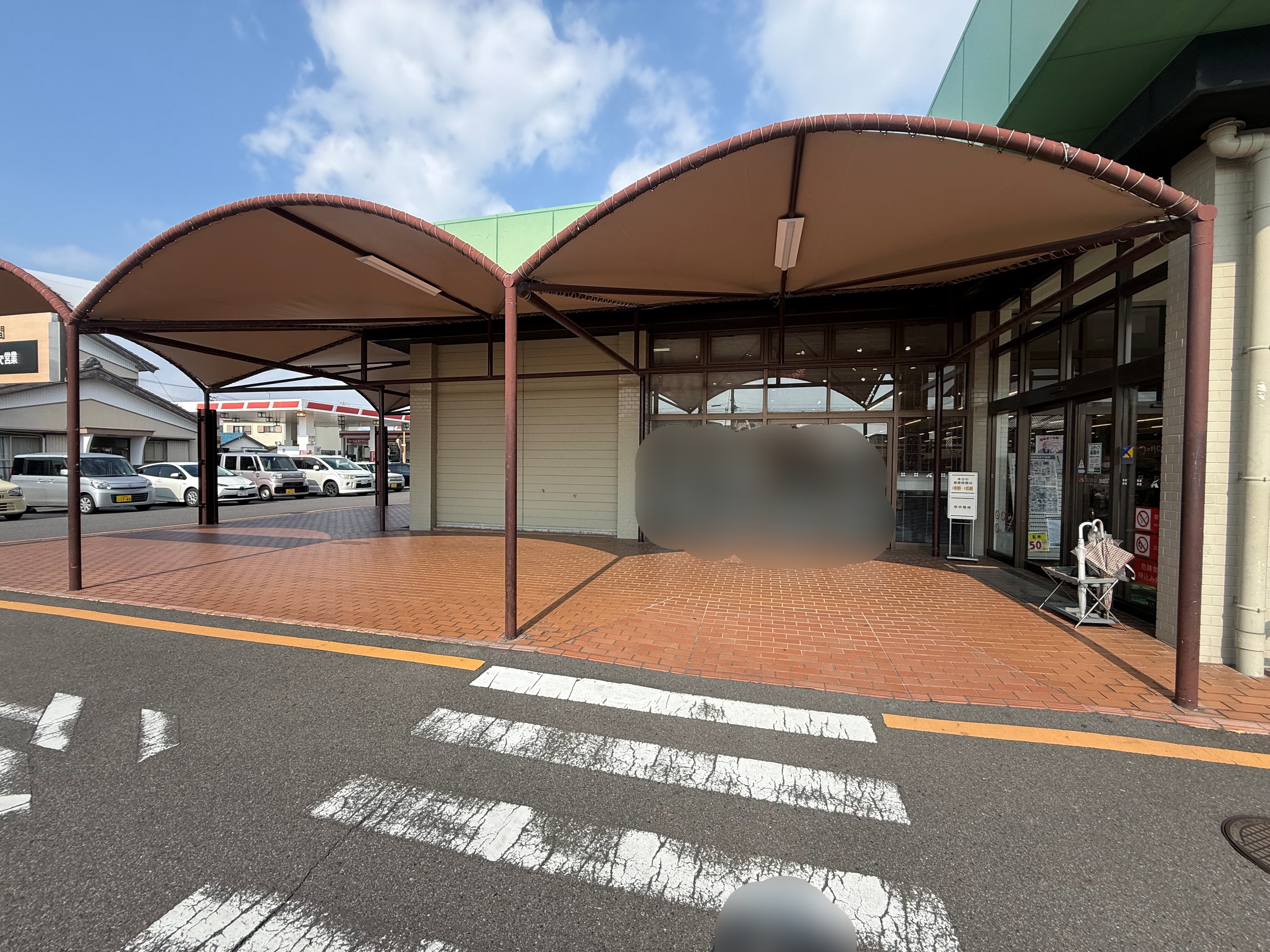 【Aコープ吉良店】食物販や販促イベントに最適な軒下スペース