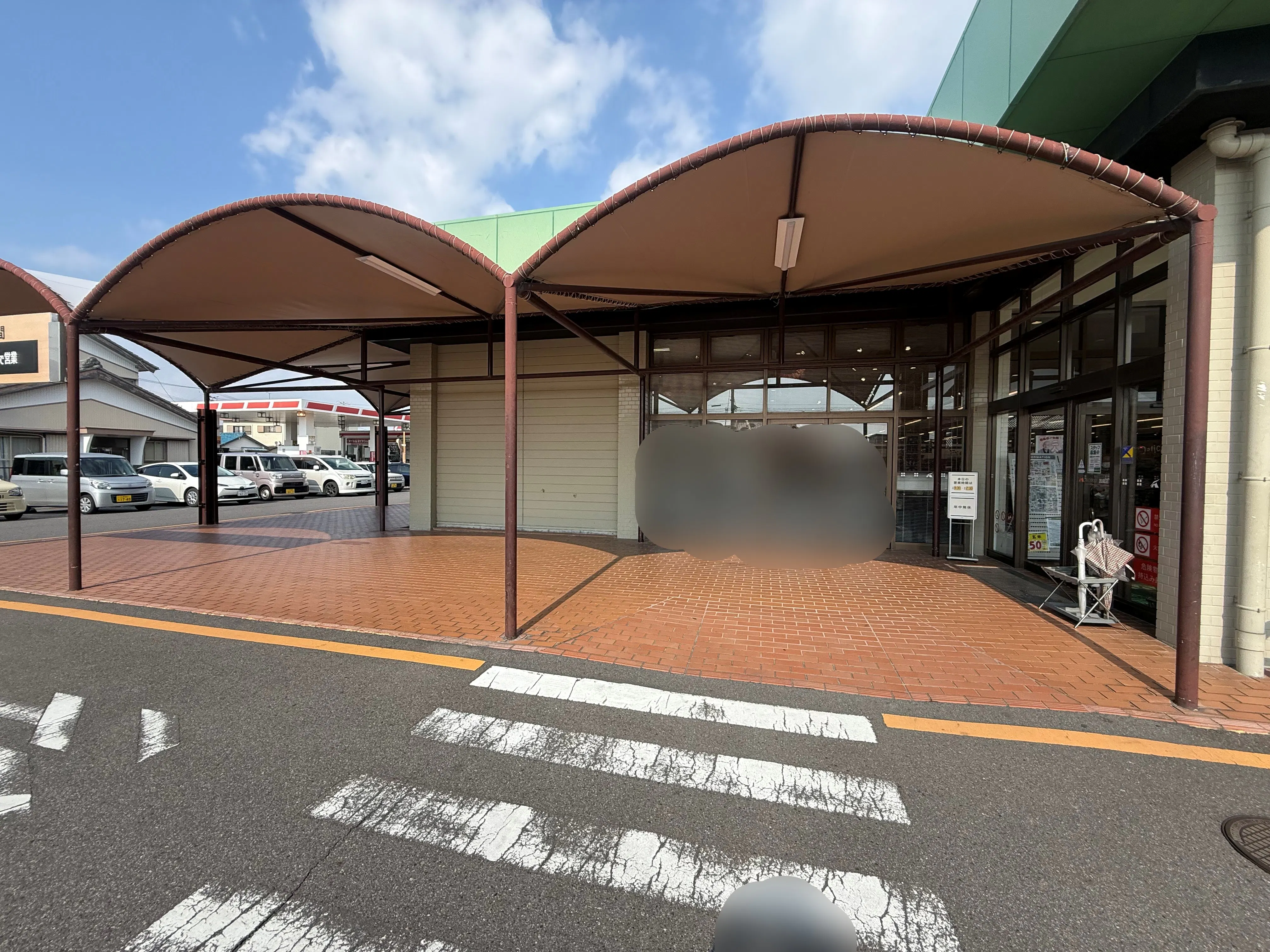 【Aコープ吉良店】食物販や販促イベントに最適な軒下スペース