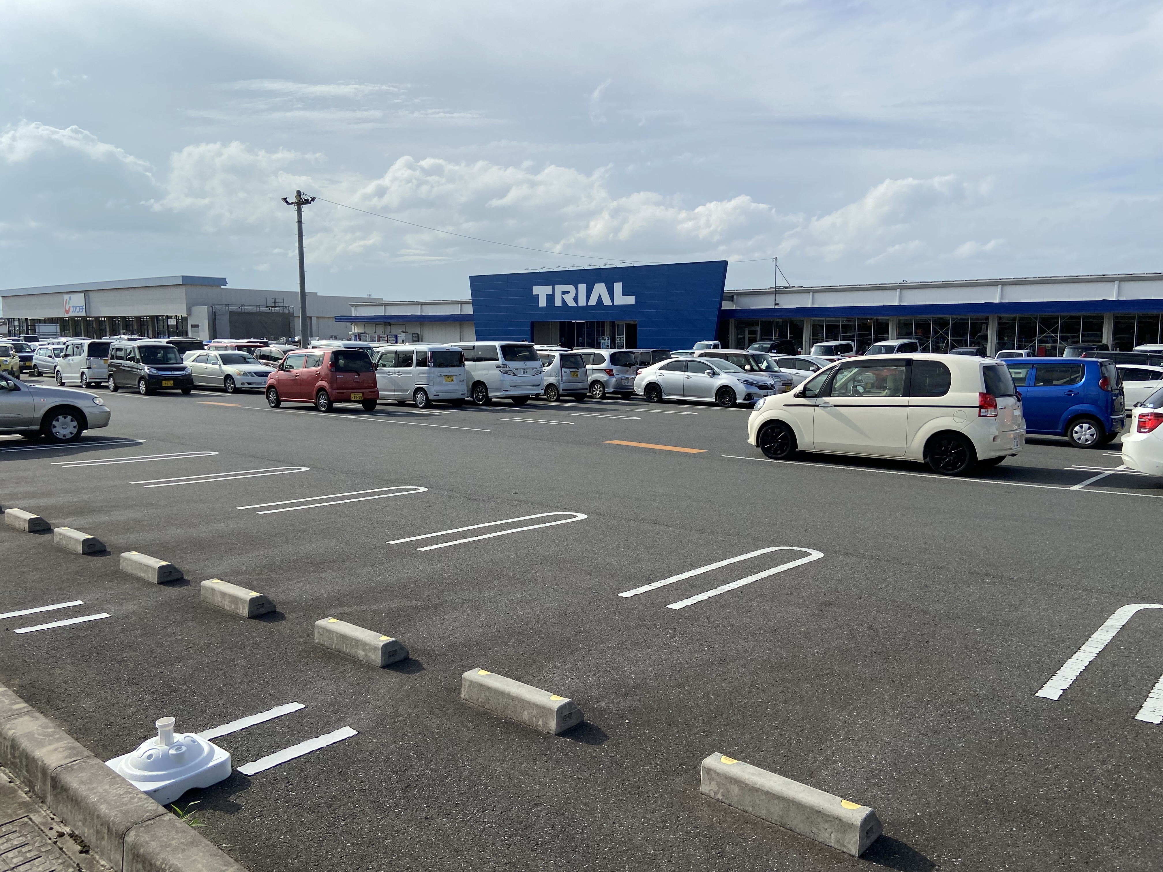 【スーパーセンタートライアル八街店】キッチンカー（調理営業）出店限定/屋外スペース