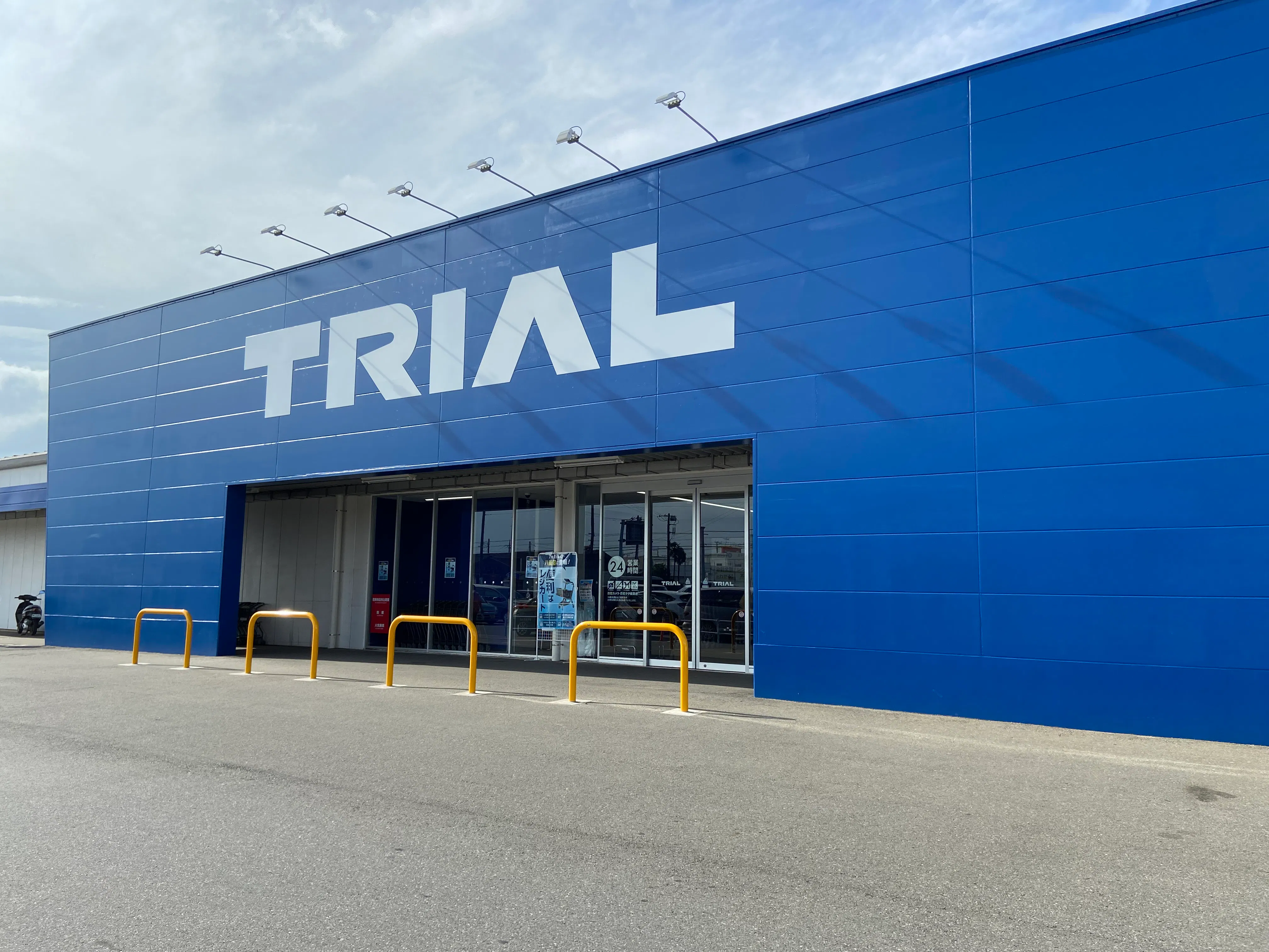 【スーパーセンタートライアル八街店】キッチンカー(調理営業)出店限定/屋外スペース