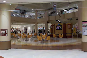 【イオンモールつがる柏】シャコちゃんコート