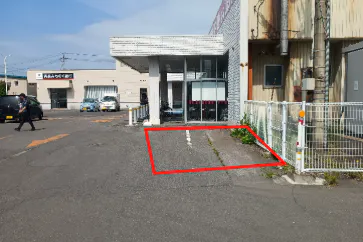 【マックスバリュ弘前城北店】農産側入口横(キッチンカー) キッチンカー出店に最適なスーパー店外催事イベントスペース