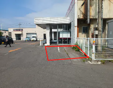 【マックスバリュ弘前城北店】農産側入口横(キッチンカー) キッチンカー出店に最適なスーパー店外催事イベントスペース