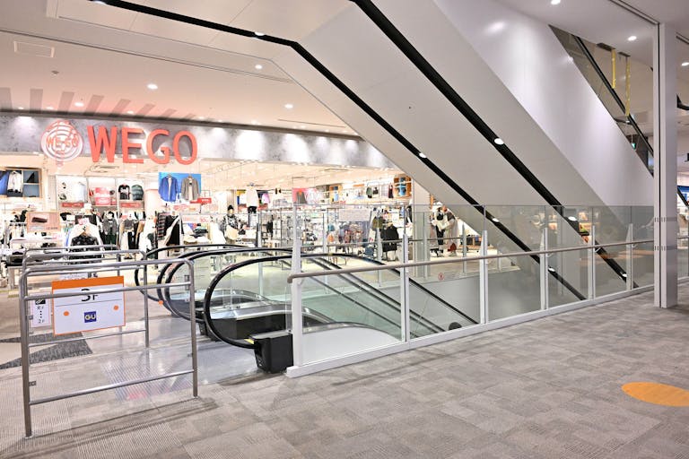 【イオンモール長久手】東エスカレーター横A(サンキューマート前)の画像2