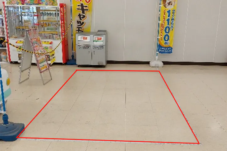 【イオンタウン津河芸】物販や食物販、各種プロモーションイベントに最適な商業施設内スーパー食品売り場入口付近にあるイベントスペース