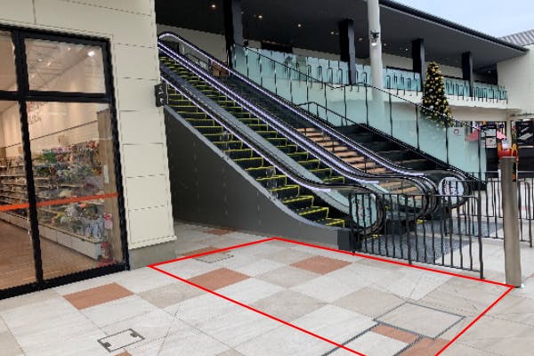 【BRANCH 福岡下原】プロモーションや物販用途での利用が可能な商業施設の共有通路エスカレーター横のスペース