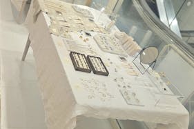 【上野マルイ】2階 パブリックスペース【物販・PR】降りエスカレーターサイド、人気のコンパクトスペース ファッション・雑貨のポップアップに最適