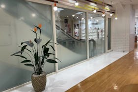 【上野マルイ】2階 パブリックスペース【物販・PR】降りエスカレーターサイド、人気のコンパクトスペース ファッション・雑貨のポップアップに最適