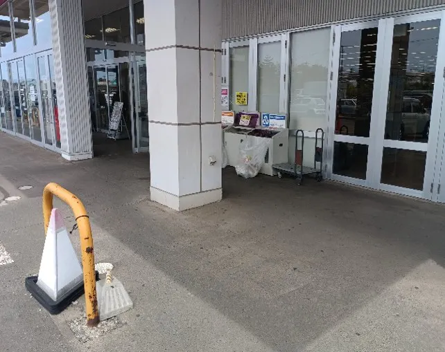 【イオンスーパーセンター金ケ崎店】駐車場　食品側入口産直側 販促プロモーションや物販に最適なスーパー店外催事イベントスペース
