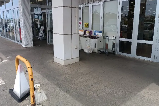 【イオンスーパーセンター金ケ崎店】駐車場 食品側入口産直側 販促プロモーションや物販に最適なスーパー店外催事イベントスペース