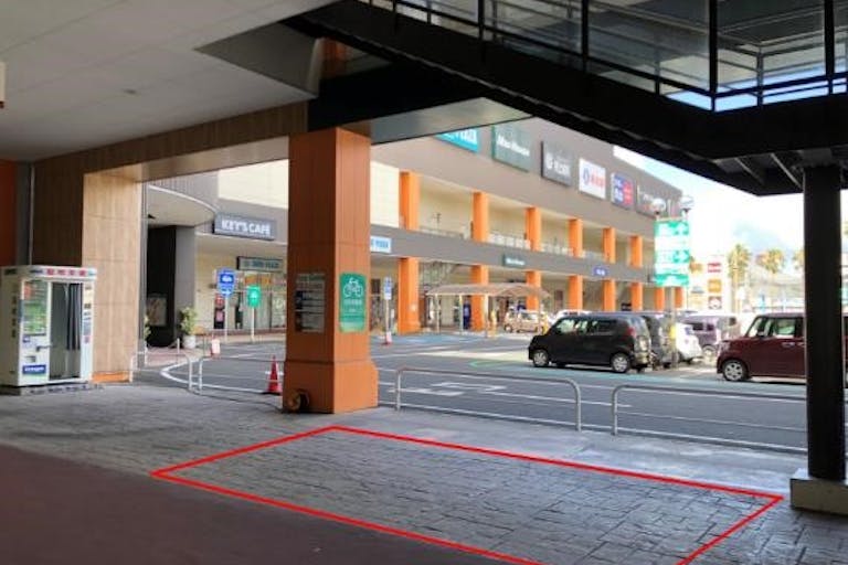 【フレスポジャングルパーク】通行するお客様に向けたプロモーションが可能な商業施設1Fの半屋外イベントスペースの画像1