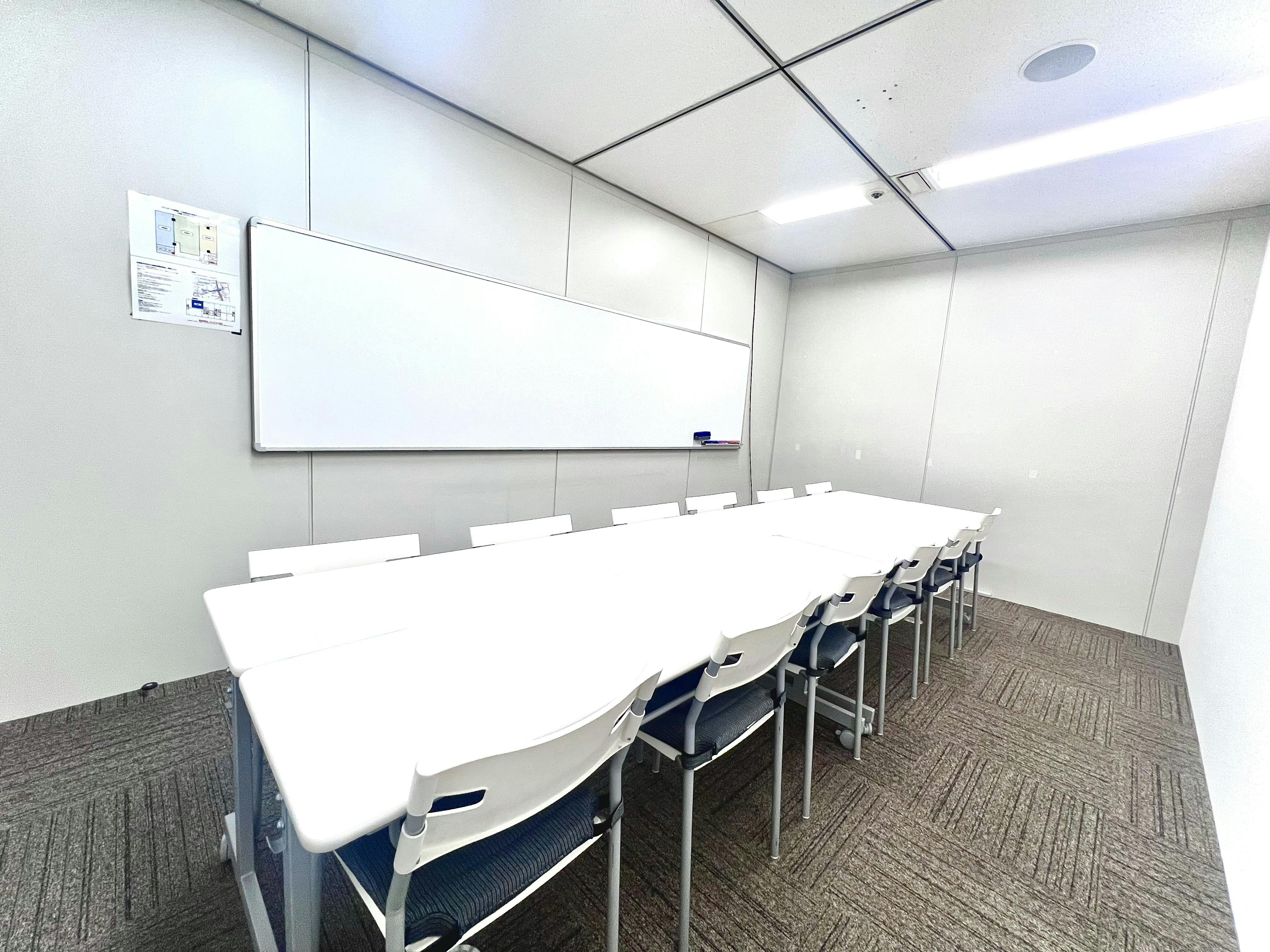 【大阪梅田駅直結/徒歩1分】少人数の会議・面談・レッスン・テレワークに適した12名程度収容可能なレンタルスペース