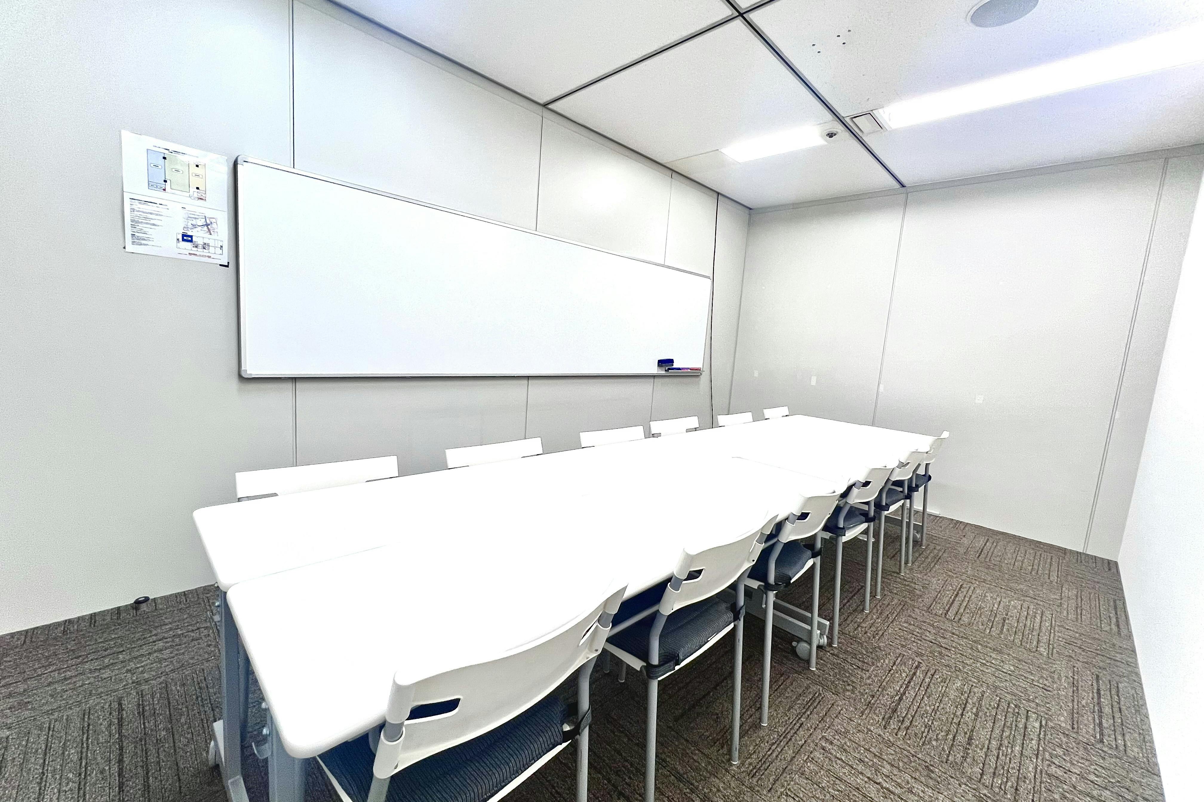 【大阪梅田駅直結/徒歩1分】少人数の会議・面談・レッスン・テレワークに適した12名程度収容可能なレンタルスペース