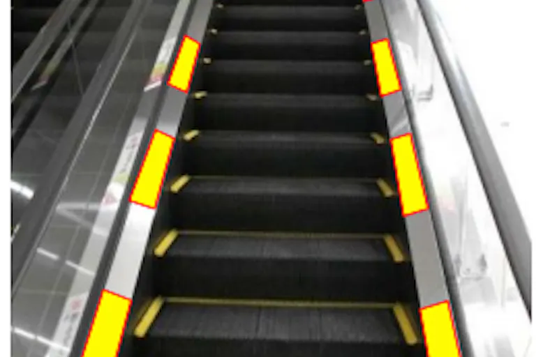 【イオンモール浜松志都呂】モール内広告 エスカレーターレーンの画像1