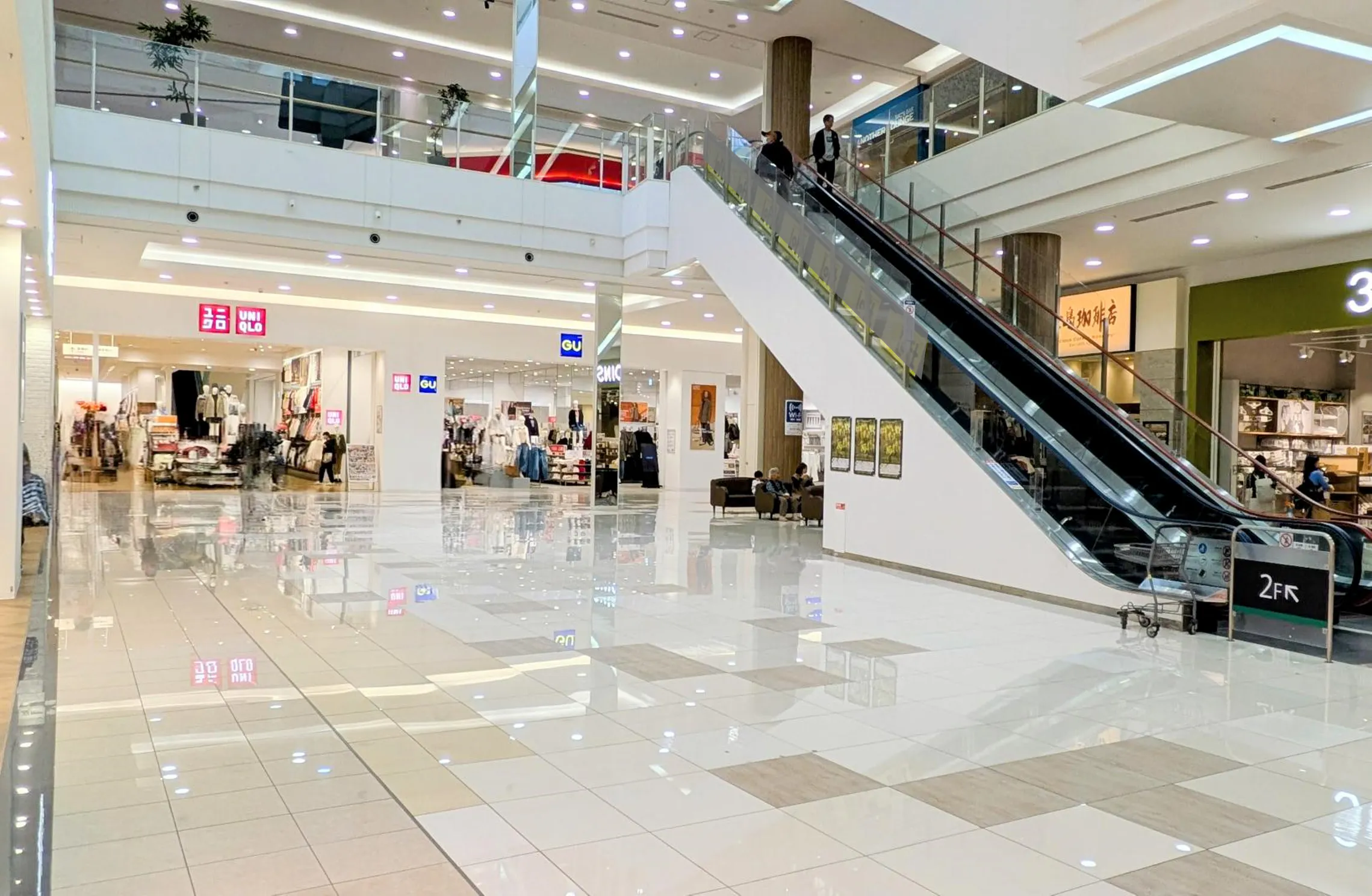 【イオンモール名取】1F あおばコートの画像