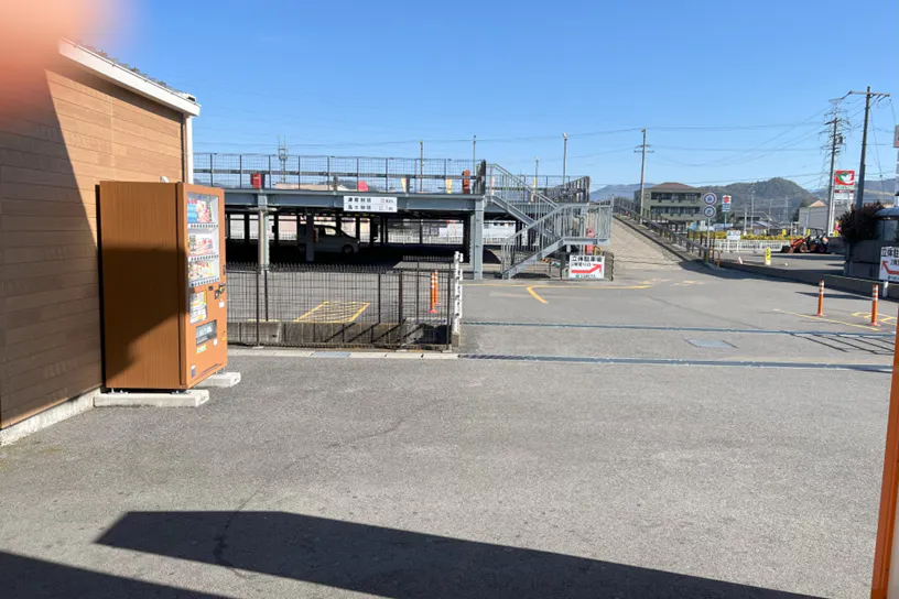 【夢屋高富505店】キッチンカーやプロモーション等に最適なアミューズメント施設のイベントスペース(正面出入口付近)