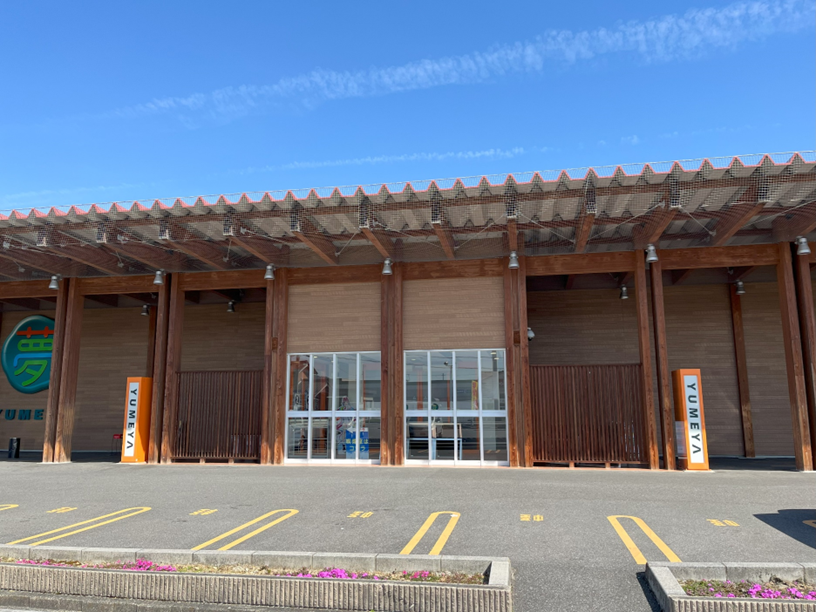 【夢屋高富505店】キッチンカーやプロモーション等に最適なアミューズメント施設のイベントスペース（正面出入口付近）