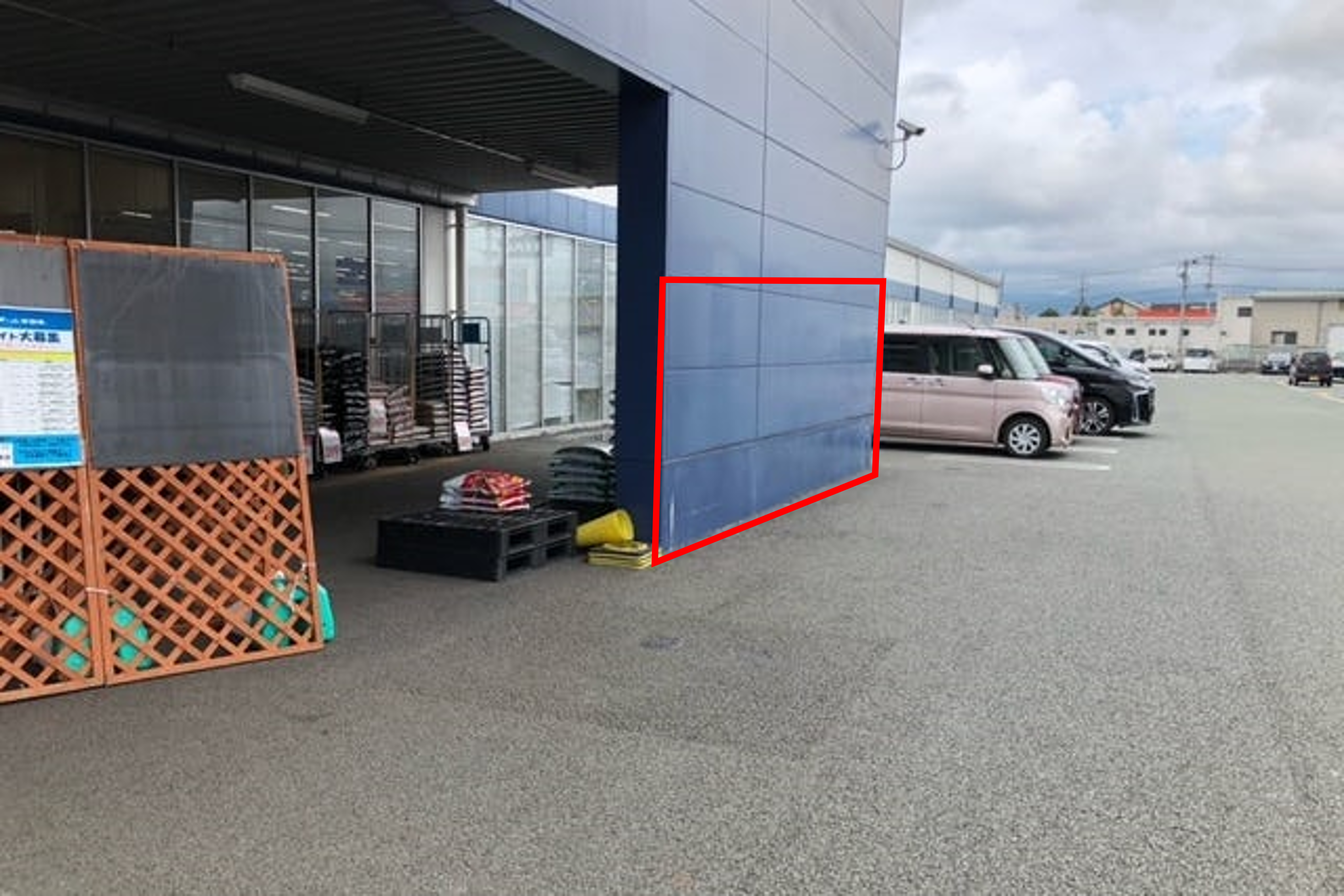 【メガセンタートライアル大津店】Ⓐキッチンカースペース【入口正面右側】