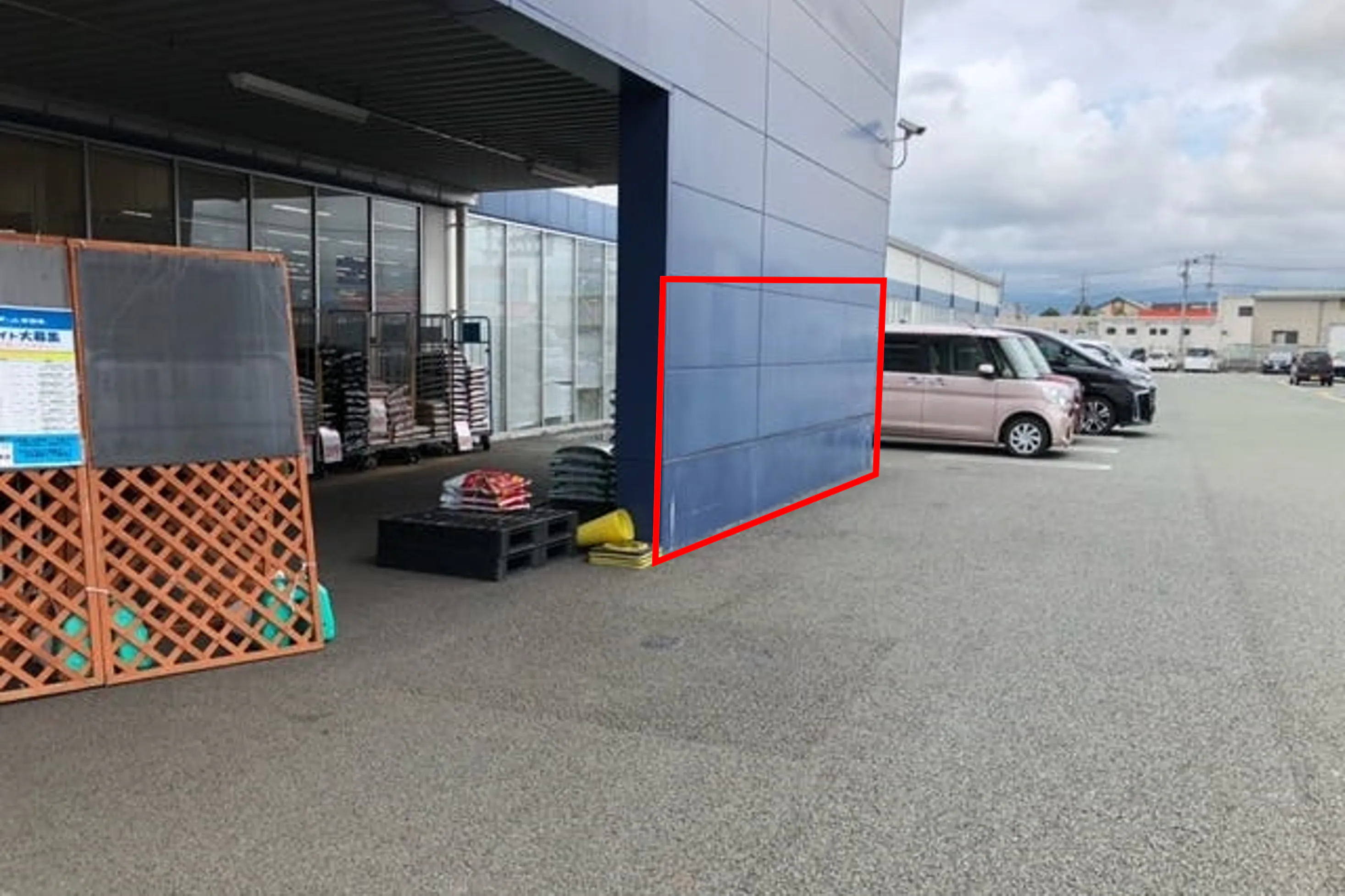 【メガセンタートライアル大津店】Ⓐキッチンカースペース【入口正面右側】