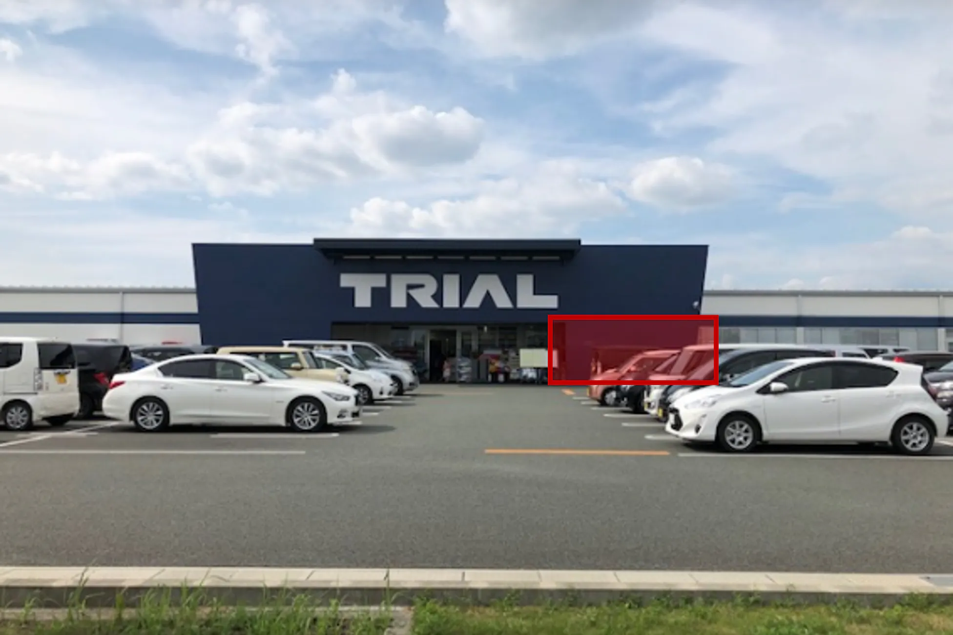 【メガセンタートライアル大津店】Ⓐキッチンカースペース【入口正面右側】