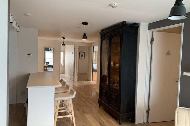 広々としたスペースは機材置き、控室等に利用可能