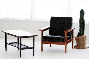 【早稲田駅5分】展示会や撮影利用に最適な自然光が入る白壁白床のイベントスペース