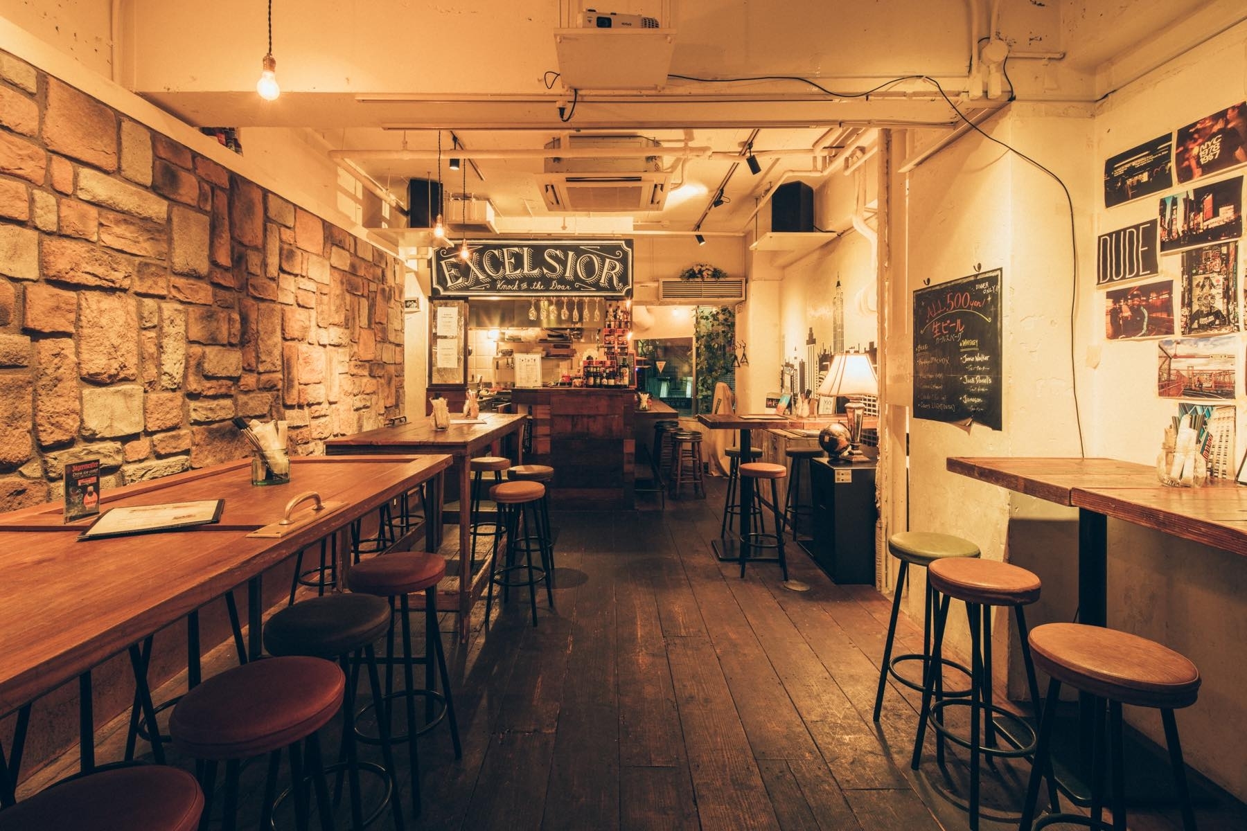 昼夜問わず賑やかに人が集まるブルックリン風カフェの画像7