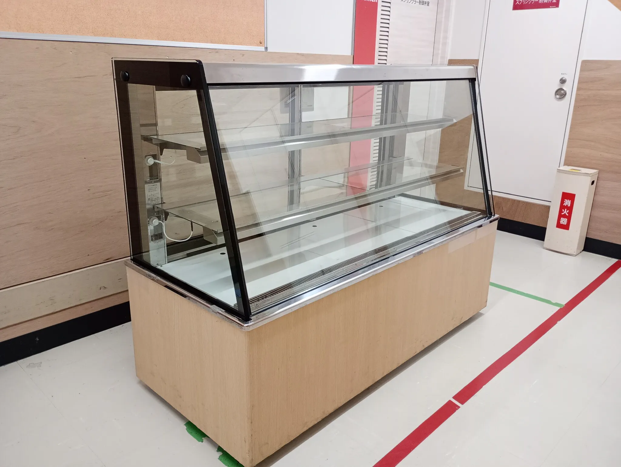 【町田モディ】2階 パブリックスペース(店頭中央)【食物販・物販】人通り抜群、スイーツ販売やPRに最適