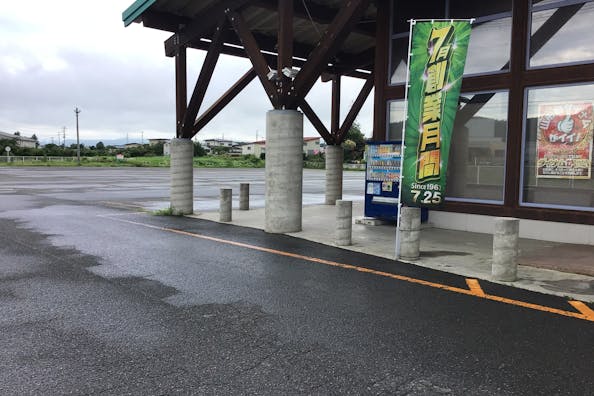 【ダイナム山形長井店】キッチンカーに最適なアミューズメント施設のイベントスペース(正面出入口前)