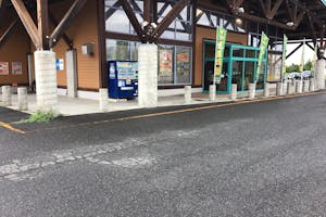 【ダイナム山形長井店】キッチンカーに最適なアミューズメント施設のイベントスペース(正面出入口前)