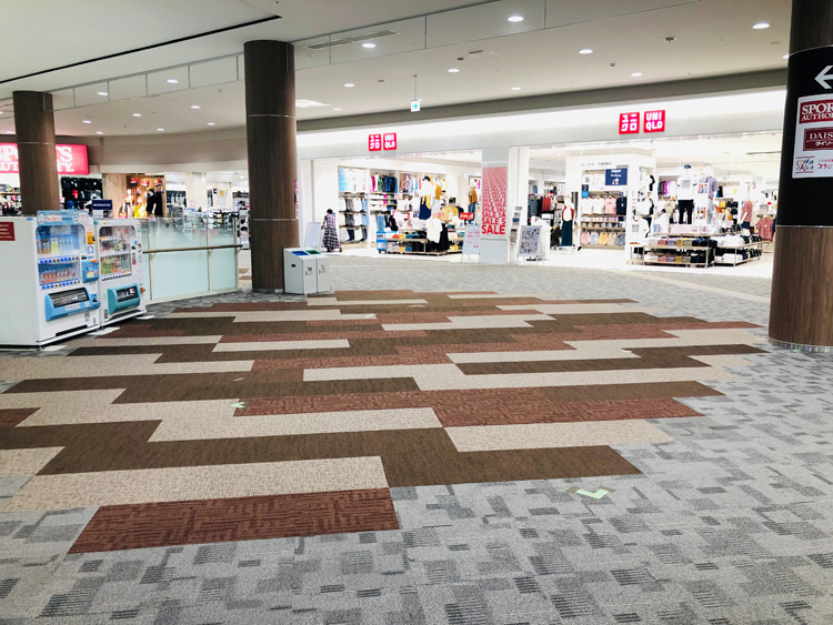 【イオンモール福津】2階　ノースブリッジB（ユニクロ前）