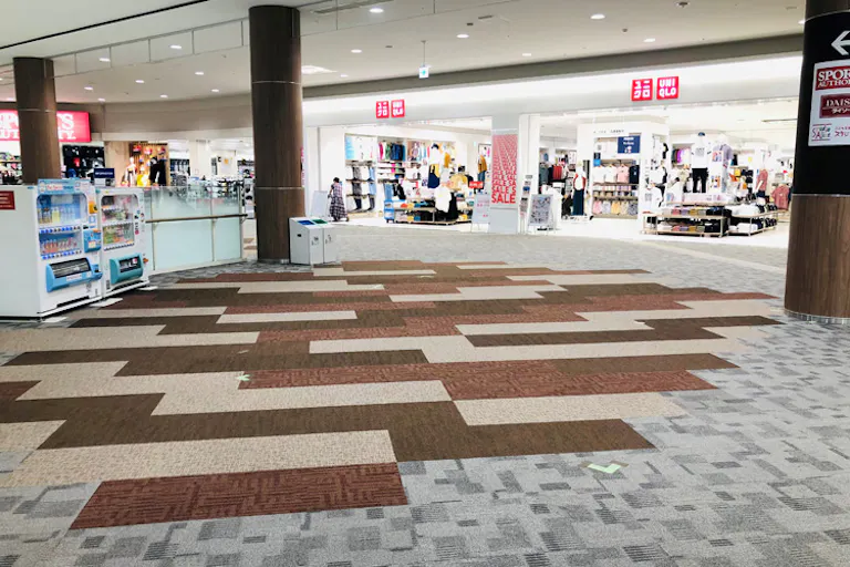 【イオンモール福津】2階 ノースブリッジB(ユニクロ前)の画像1