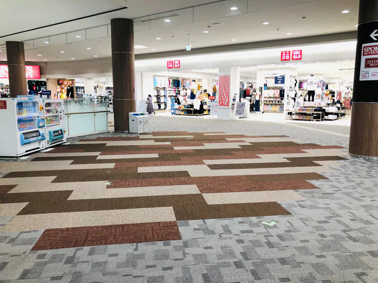 【イオンモール福津】2階　ノースブリッジB（ユニクロ前）