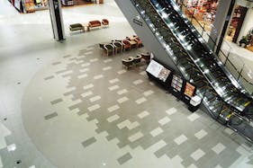 【イオンモール京都桂川】1階 月の広場