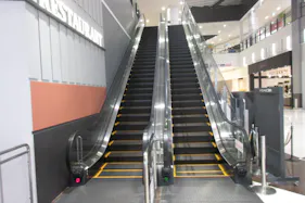 【イオンモール木更津】エスカレーター手すり