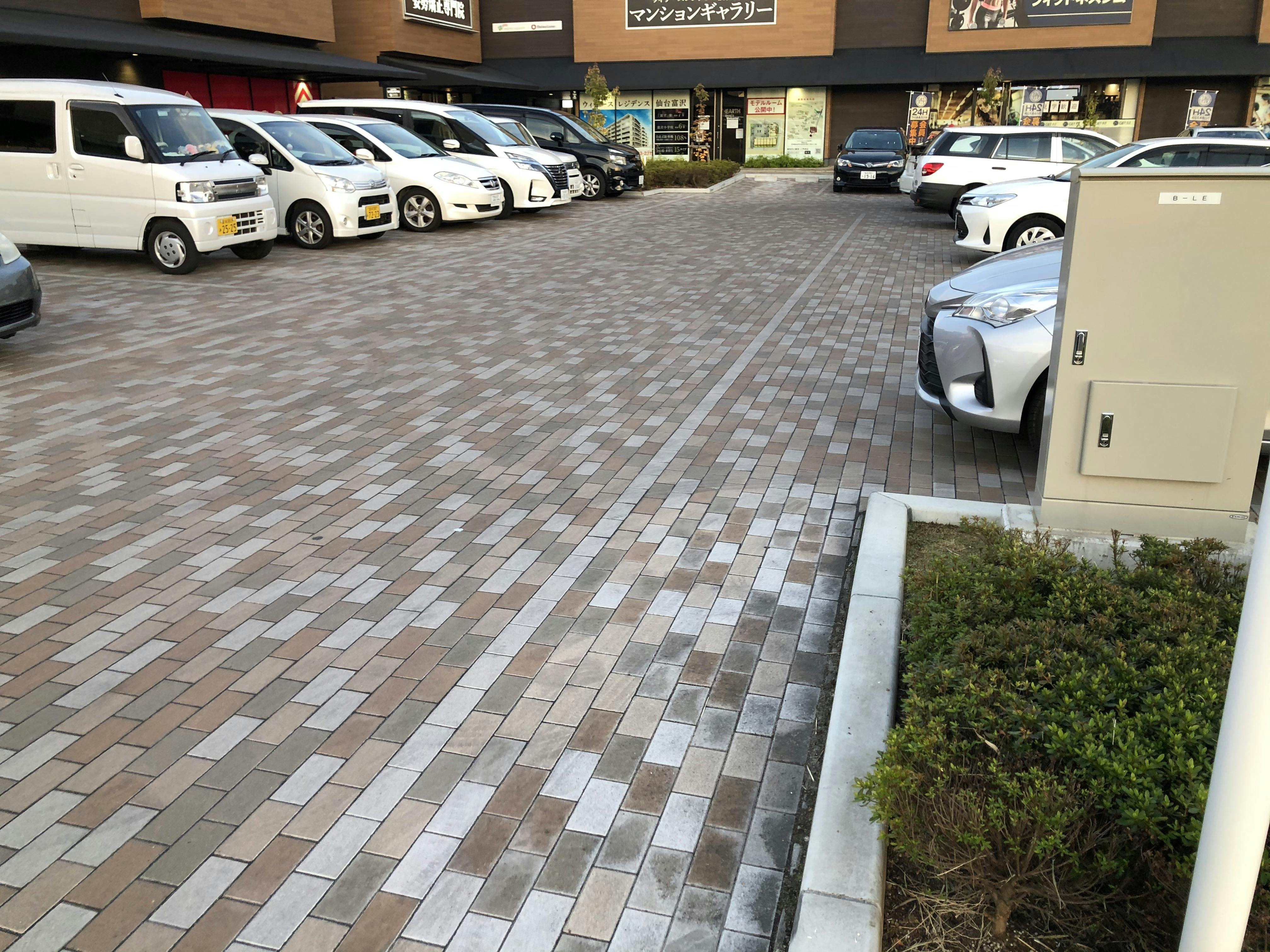 【フレスポ富沢2】プロモーション利用が可能な店舗前駐車場スペース