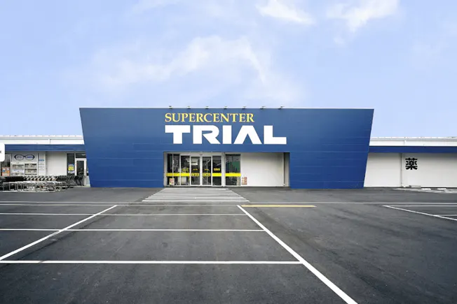 【スーパーセンタートライアル周南店】食物販やPR活動に最適な店内「風除室 スペース」