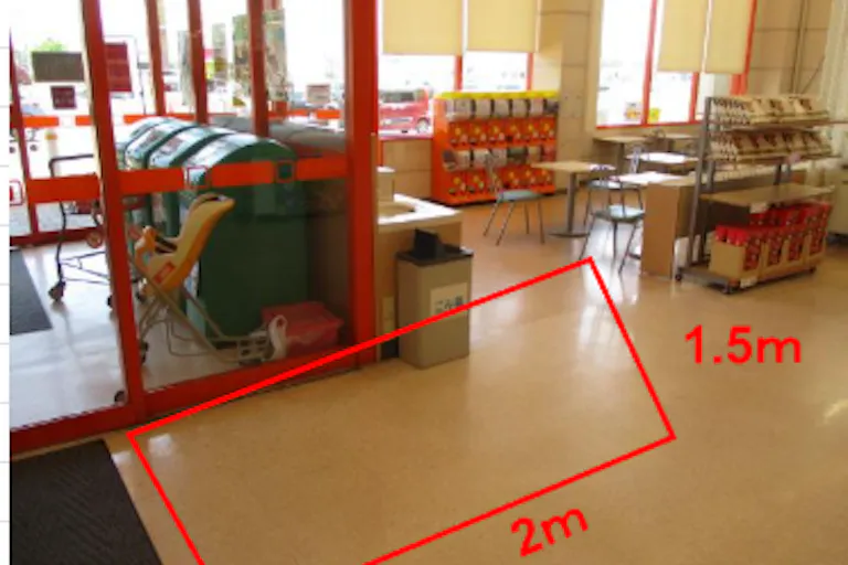 【ザ・ビッグ大館南店】店舗入口脇(中) 販促プロモーションに最適なスーパー店内催事イベントスペースの画像1