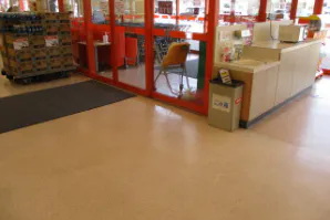 【ザ・ビッグ大館南店】店舗入口脇(中) 販促プロモーションに最適なスーパー店内催事イベントスペース