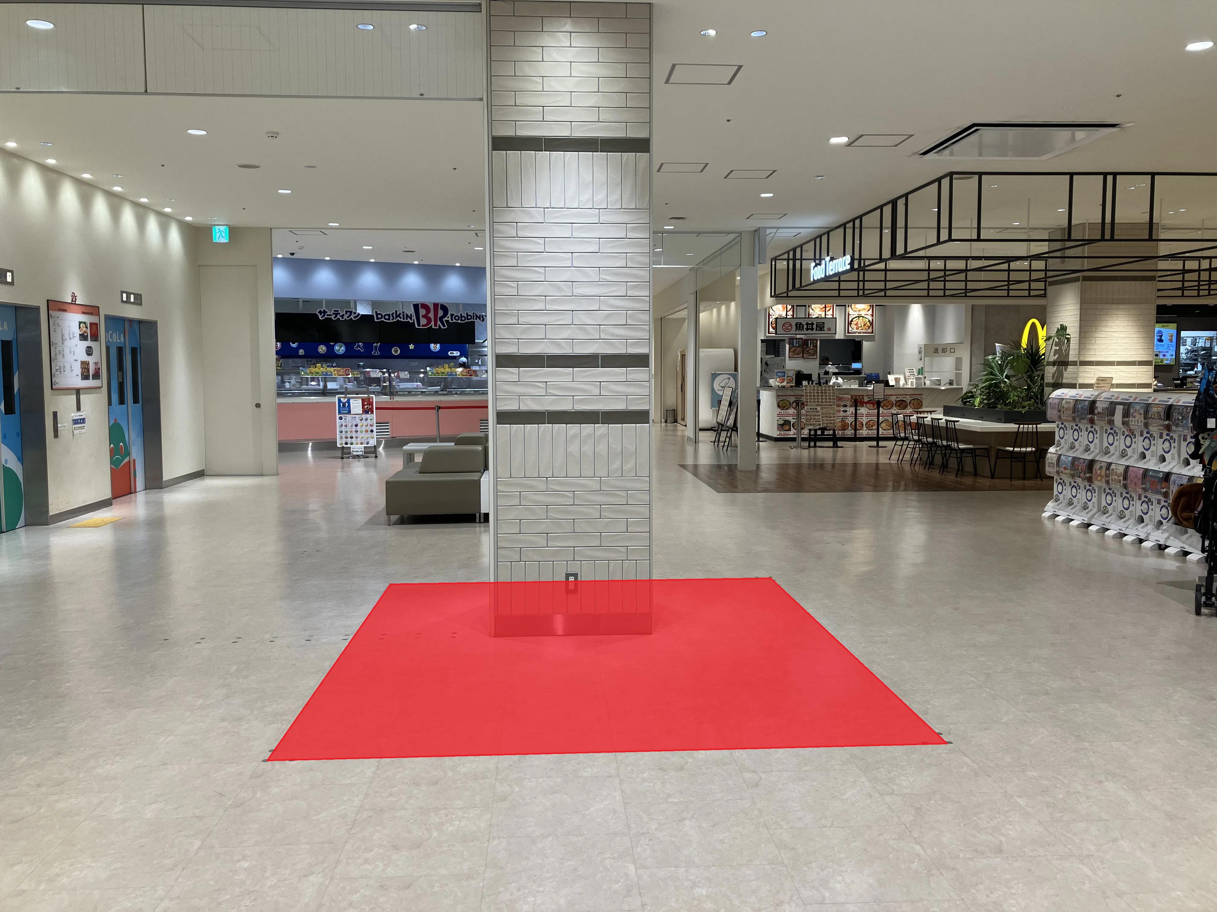 【SOCOLA南行徳】2階エレベーター前　物販、食物販のポップアップストアや販促プロモーションに最適なファミリー向け催事イベントスペースの画像