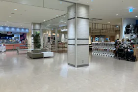 【SOCOLA南行徳】2階エレベーター前 物販、食物販のポップアップストアや販促プロモーションに最適なファミリー向け催事イベントスペース