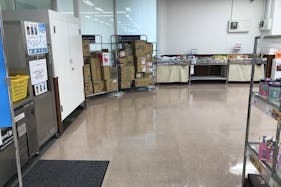 【西友 ピア・タウン店】1階レジ横 プロモーション用途や物販、食物販のポップアップストアに最適なスーパー店内催事イベントスペース