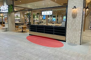 【フルルガーデン八千代】飲食・食物販に最適な地域密着型ショッピングモール内1階出入り口近くのイベントスペース