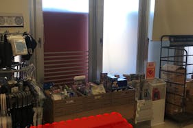 【西友 滝呂店】サッカー台横左側 プロモーション用途や物販、食物販のポップアップストアに最適なスーパー店内催事イベントスペース