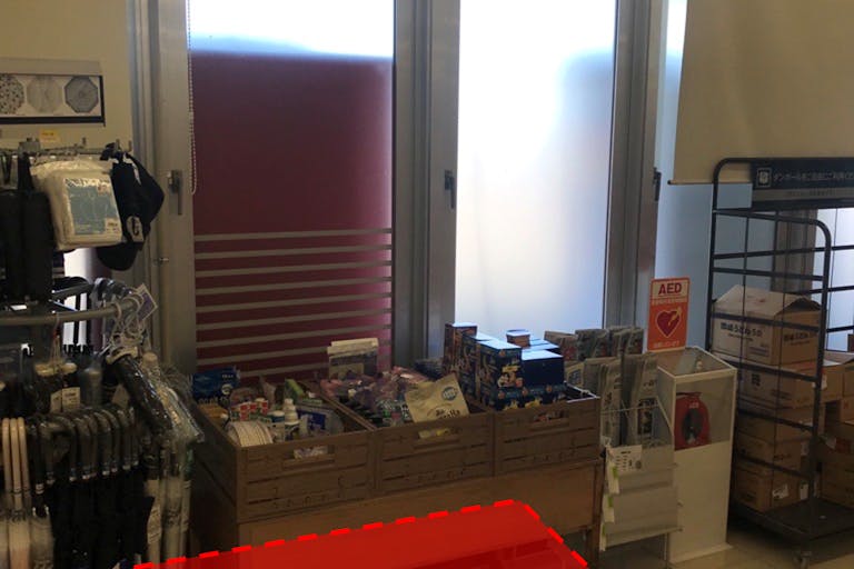 【西友 滝呂店】サッカー台横左側 プロモーション用途や物販、食物販のポップアップストアに最適なスーパー店内催事イベントスペースの画像1