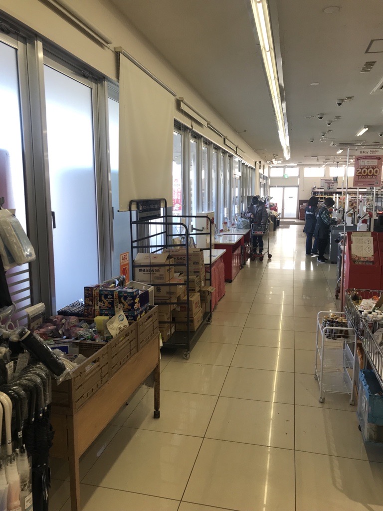 【西友　滝呂店】サッカー台横左側　プロモーション用途や物販、食物販のポップアップストアに最適なスーパー店内催事イベントスペース