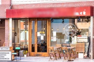 【新静岡駅5分】 ワークショップやポップアップ、セミナーに適した落ち着いた雰囲気のカフェレンタルスペース