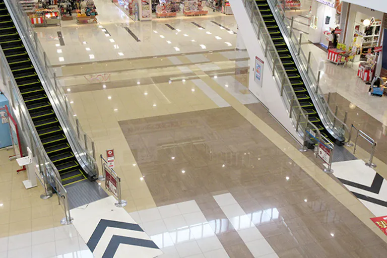 【イオンモール大牟田】イーストコートの画像1