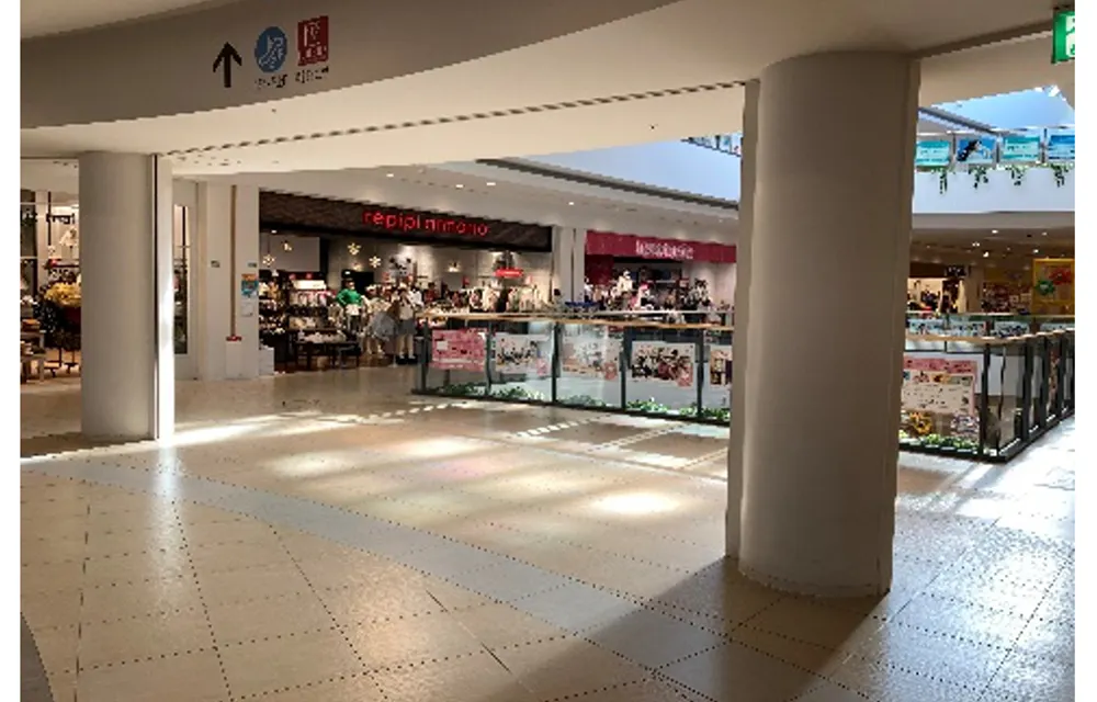 【ららぽーと横浜】2階 ノースカーブモール入口