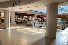 【ららぽーと横浜】2階 ノースカーブモール入口